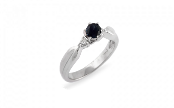 ladies-platinum-ring-with-blue-sapphire-20740