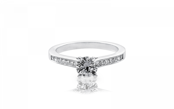 29600-solitaire-with-princess-cut-channel-set-29600-side
