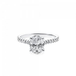 30687 Ladies oval cut diamond