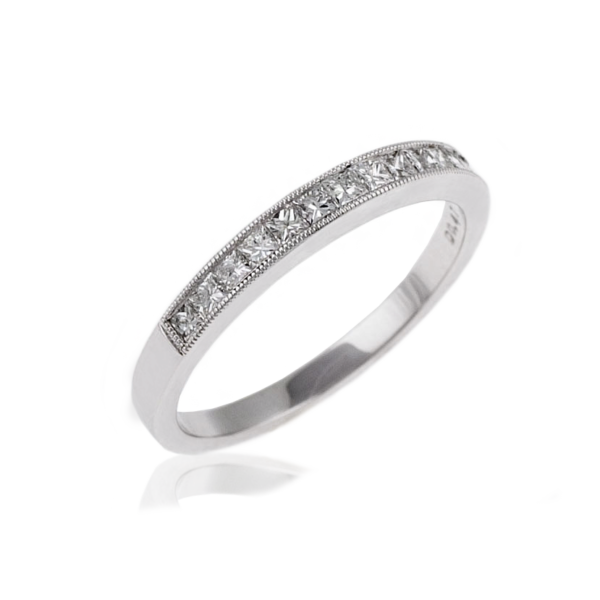 white gold wedding ring with princess cut diamonds_26698