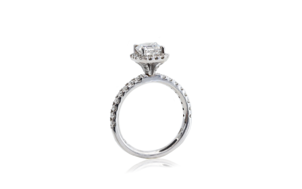 30778 C asscher cut diamond halo